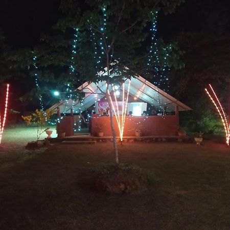 Agoura Hills Hotel Kurunegala Kültér fotó