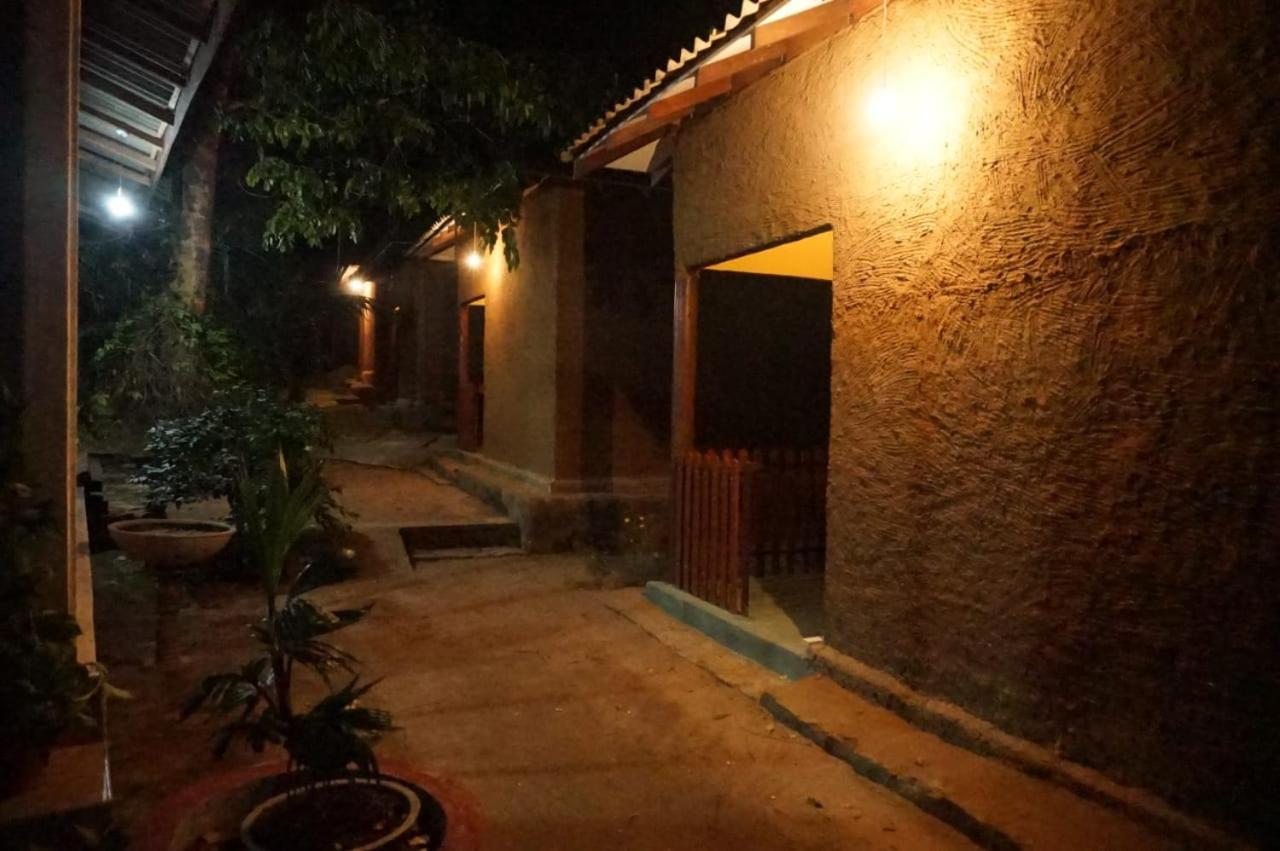 Agoura Hills Hotel Kurunegala Kültér fotó
