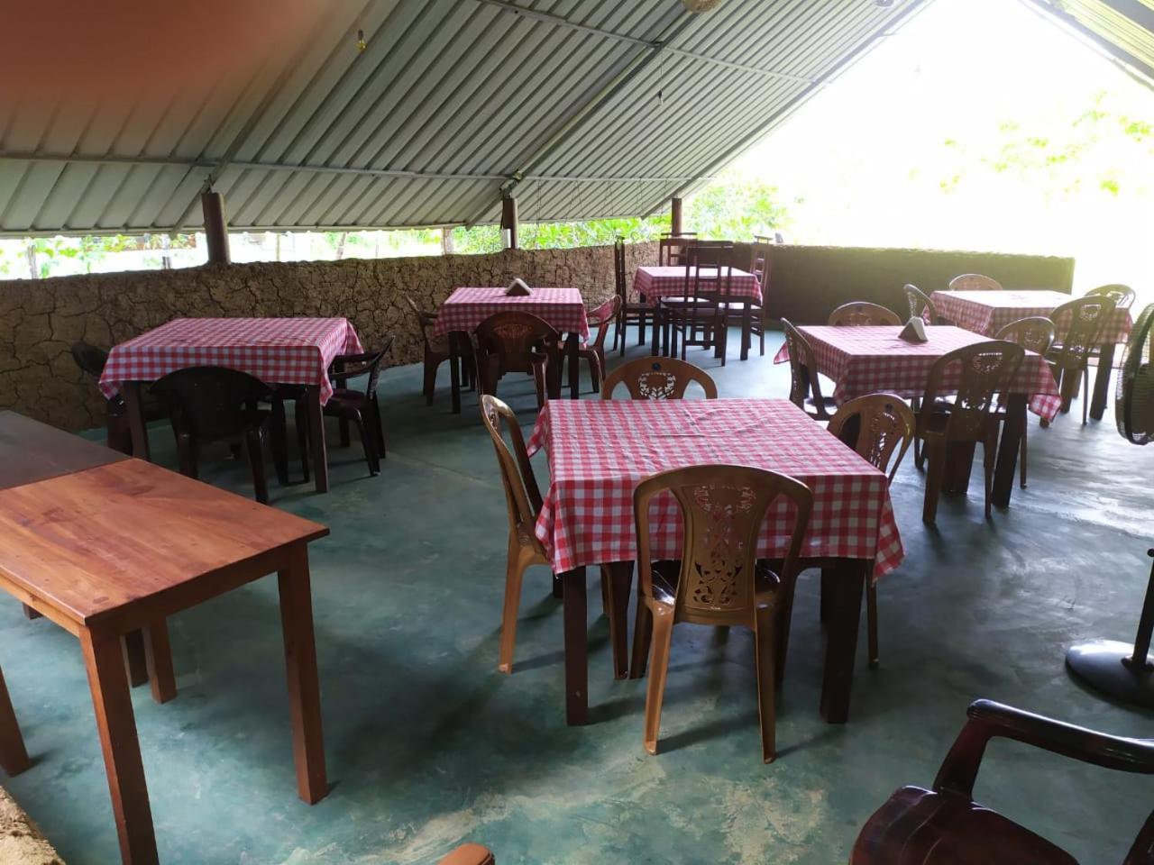 Agoura Hills Hotel Kurunegala Kültér fotó